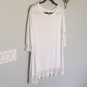 2X White layering tunic w beautiful lace detail.